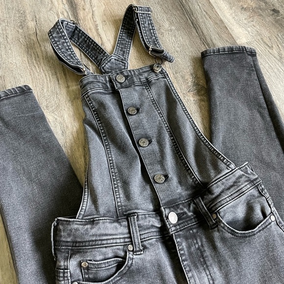 Celebrity Pink Overalls, size small - Picture 2 of 8